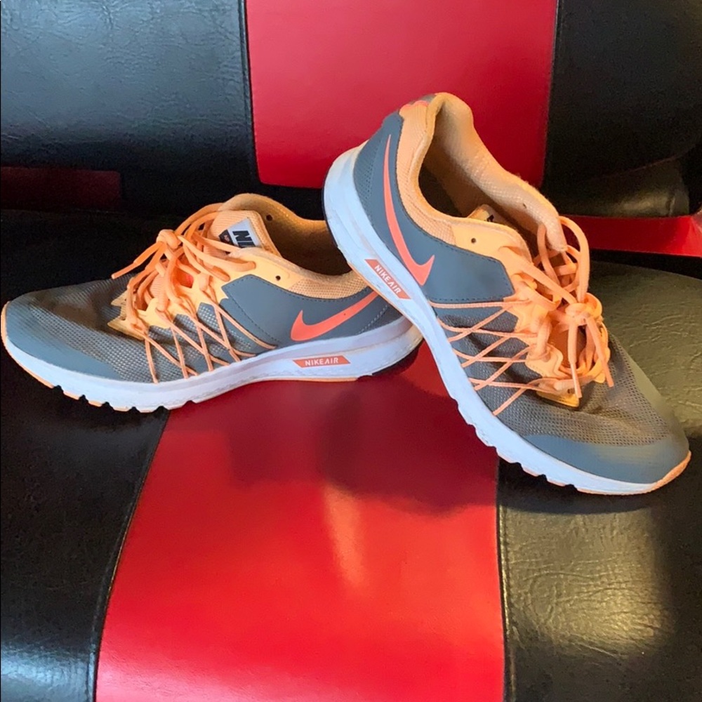 Nike tennis shoes